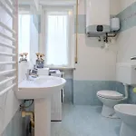 Daire East House & Garage *